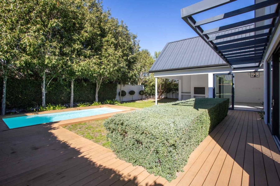 To Let 4 Bedroom Property for Rent in Val De Vie Estate Western Cape